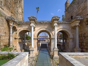 Hadrian Gate - Muratpaşa